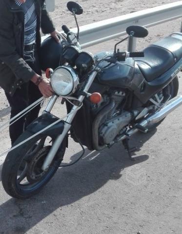 Suzuki vx800