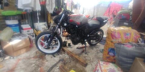 Kawasaki Ninja 250 para reparar