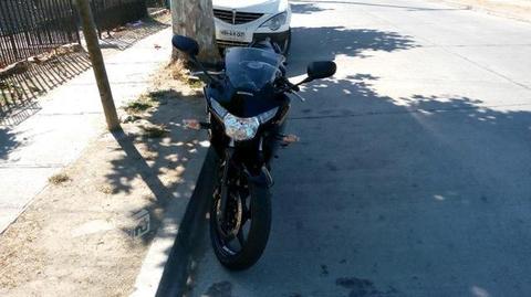 Moto cbr 250 casi nueva full buena maquina