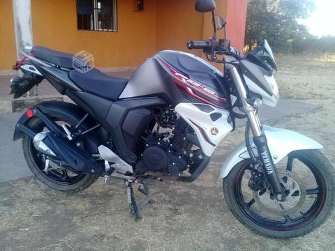 moto Yamaha FZN 150D versión 2.0, año 2017