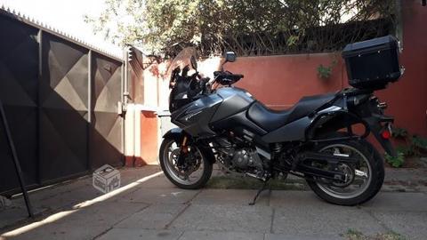 Suzuki V-Strom DL650, año 2008, 32.000km