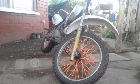 Honda xl 200 año 2003 todo sus papeles al dia