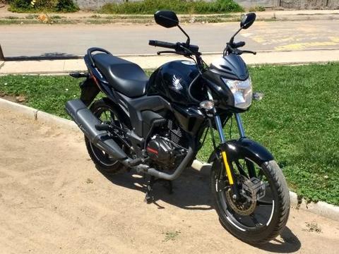 Busco: Honda invicta 2015