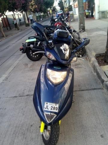 Moto scooter unico dueño