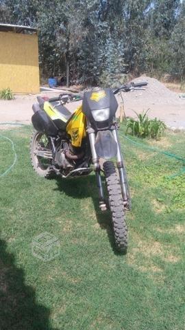 Moto suzuki DR 250 cc