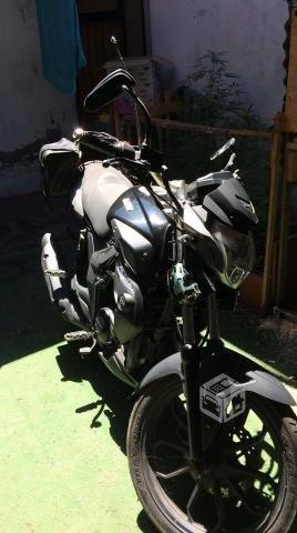 Moto UM 150cc Regalo 550000