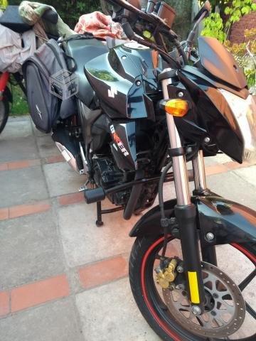 Suzuki Gixxer Negra