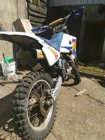 Moto yamaha WR 200 AÑOS 96