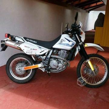 Moto Suzuki DR 650 año 2013