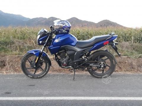 Moto honda invicta