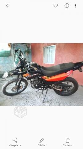 Moto um dsr200