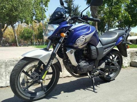 Moto Yamaha 2014 con 7.000km