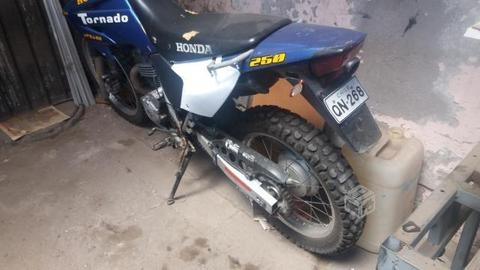 Moto honda 250 cc