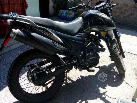 Moto loncin 159cc casi nueva