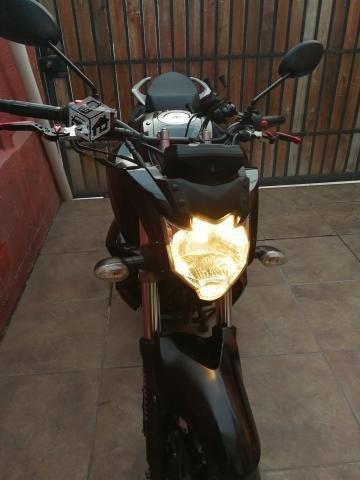 Yamaha FZ 2.0 Negra