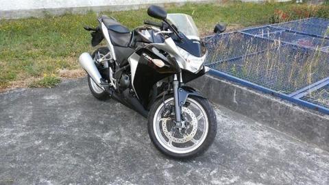 Moto Honda cbr 250