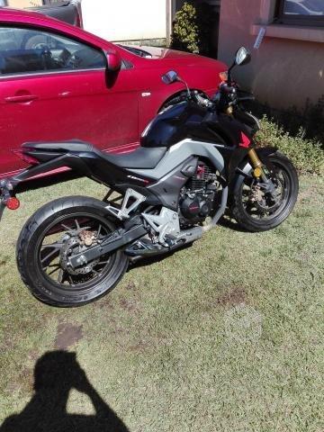 Honda cb190r 2017