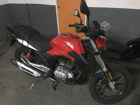 Moto Aprilia ETX 150 año 2017