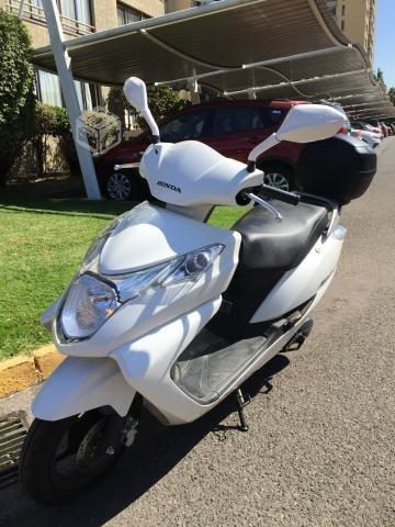 Moto Scooter Honda Elite 2017