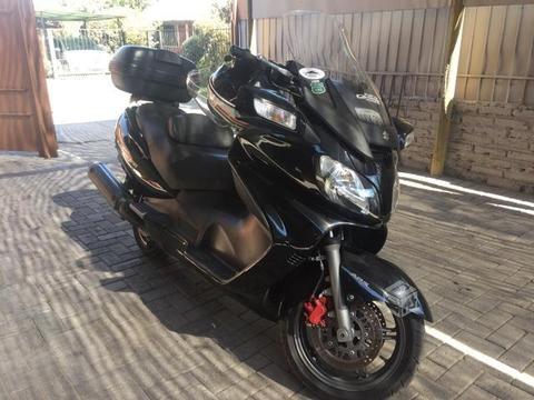 Suzuki Burgman 650/Automática Tip-Tronic