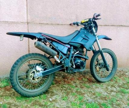 Moto UM dsf 200