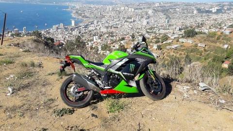 Kawasaki ninja 300 abs