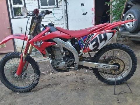 Honda crf 200i