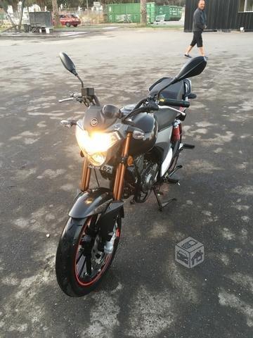 Moto rkv 200