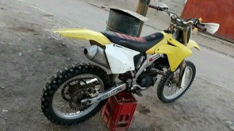 Moto suzuki rmz450