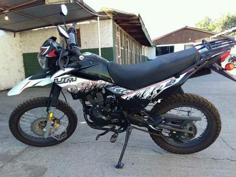 Moto UM DSRX 200