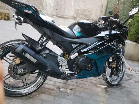 Yamaha R15 edicion especial