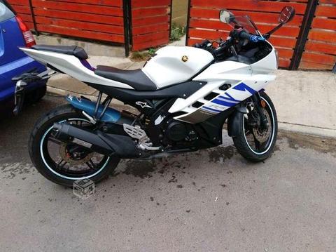 Yamaha r15