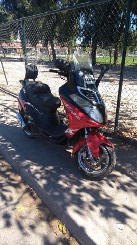 Moto takasaki en buen estado conversable