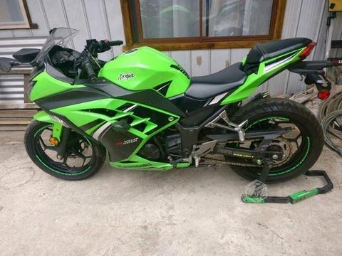 Kawasaki ninja 300 SE ABS 2014