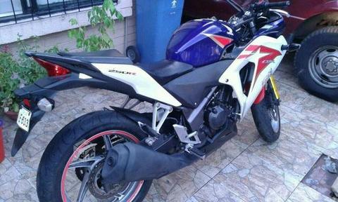 Honda CBR 250r