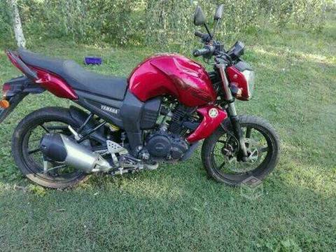 Moto Yamaha fz16