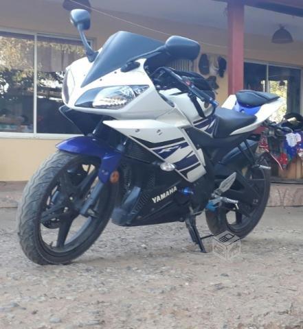 Yamaha r15