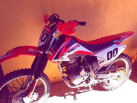 Moto honda crf 230 2012