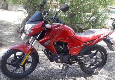 Honda Invicta 150cc año 2015 personalizada