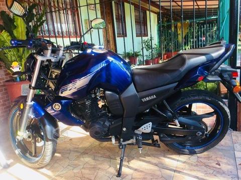 Moto Yamaha FZ16 año 2015 azul