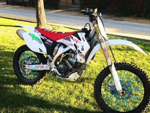 Yamaha YZF 250 impecable!