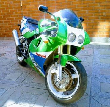 Moto Kawasaki 400 cc ZXRH