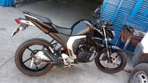 Yamaha fzn 150 ver 2.0 Negra