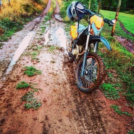moto um 200cc