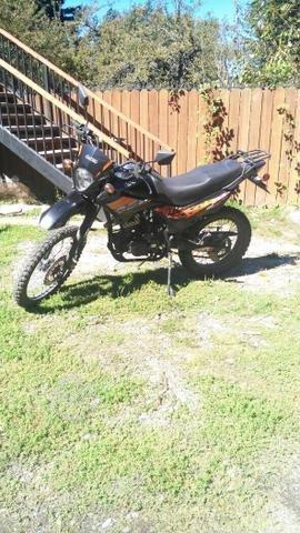 Moto UM dsr 200