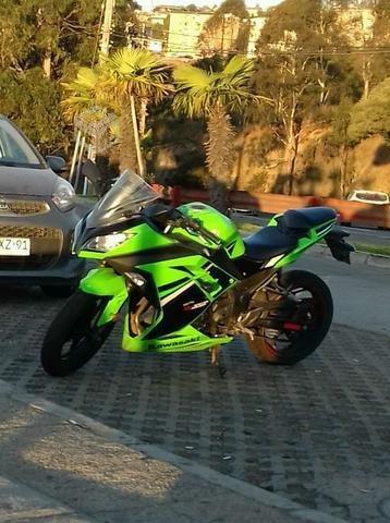 Kawasaki ninja 300 abs