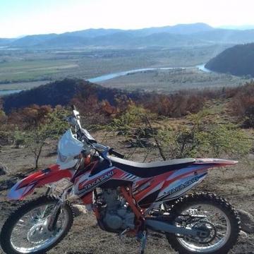 moto enduro takasaki impecable solo dos bese