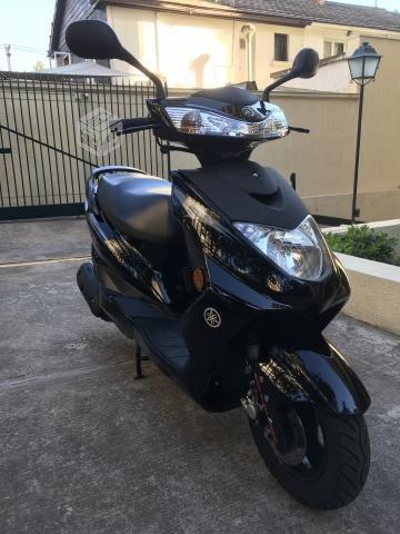 Scooter Yamaha 125cc como nueva