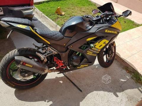 Moto Kawasaki ninja 300