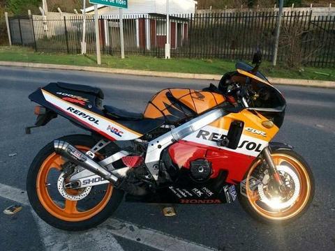 Honda cbr 400nc24